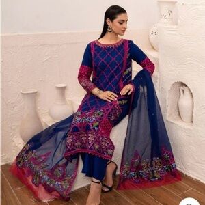 Women shalwar kameez